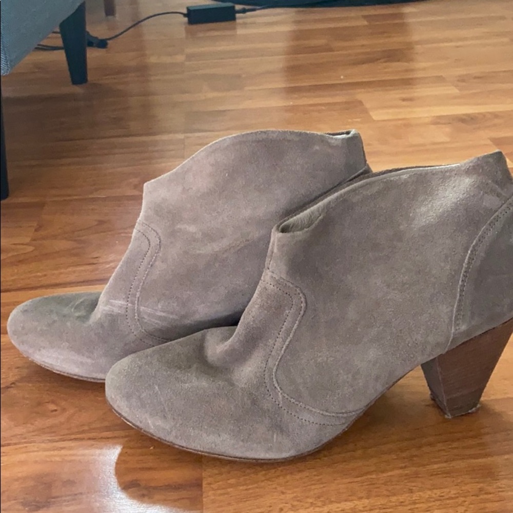 Steve Madden Taupe Heeled Booties